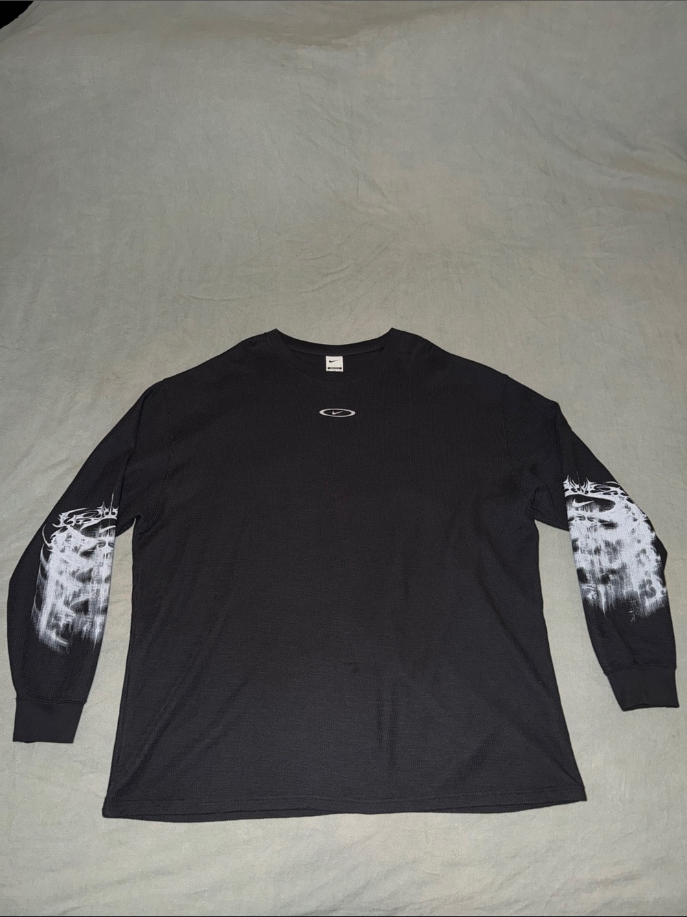 Men's Nike Sportswear Lightning Graphic Long-Sleeve Thermal Shirt